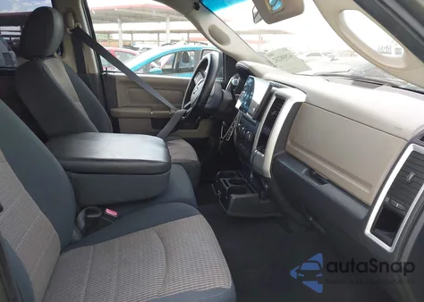 2010 Dodge Ram 1500 z USA, uszkodzony, nr VIN 1D7RB1GT2AF111719